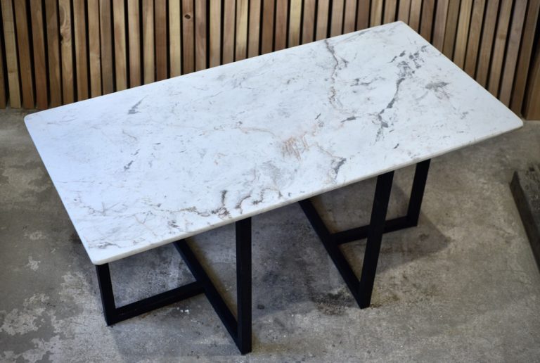 Read more about the article Calacatta Marble Dinner Table