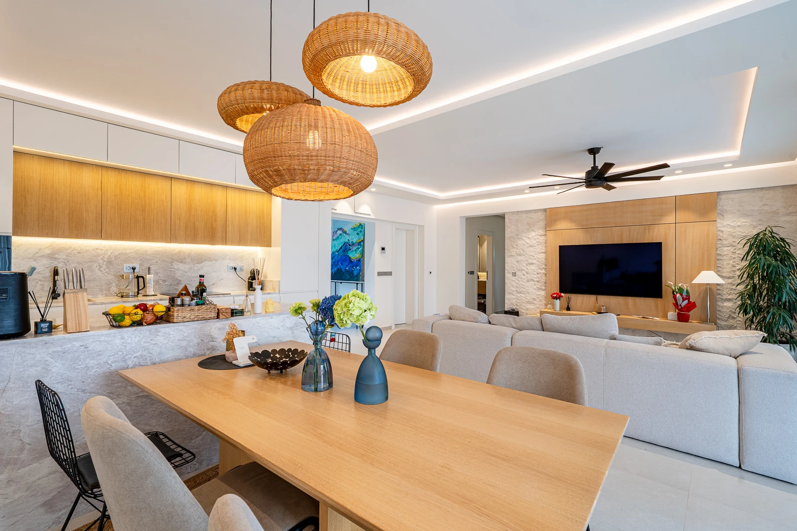 2-спальная квартира в Тивате — полностью меблирована, 2 террасы, 3 подземных паркинга