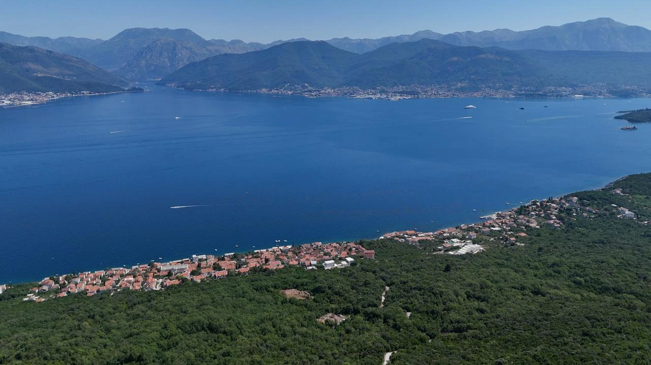 Пакет из 4 земельных участков: 2 урбанизированных + 2 в зелёной зоне