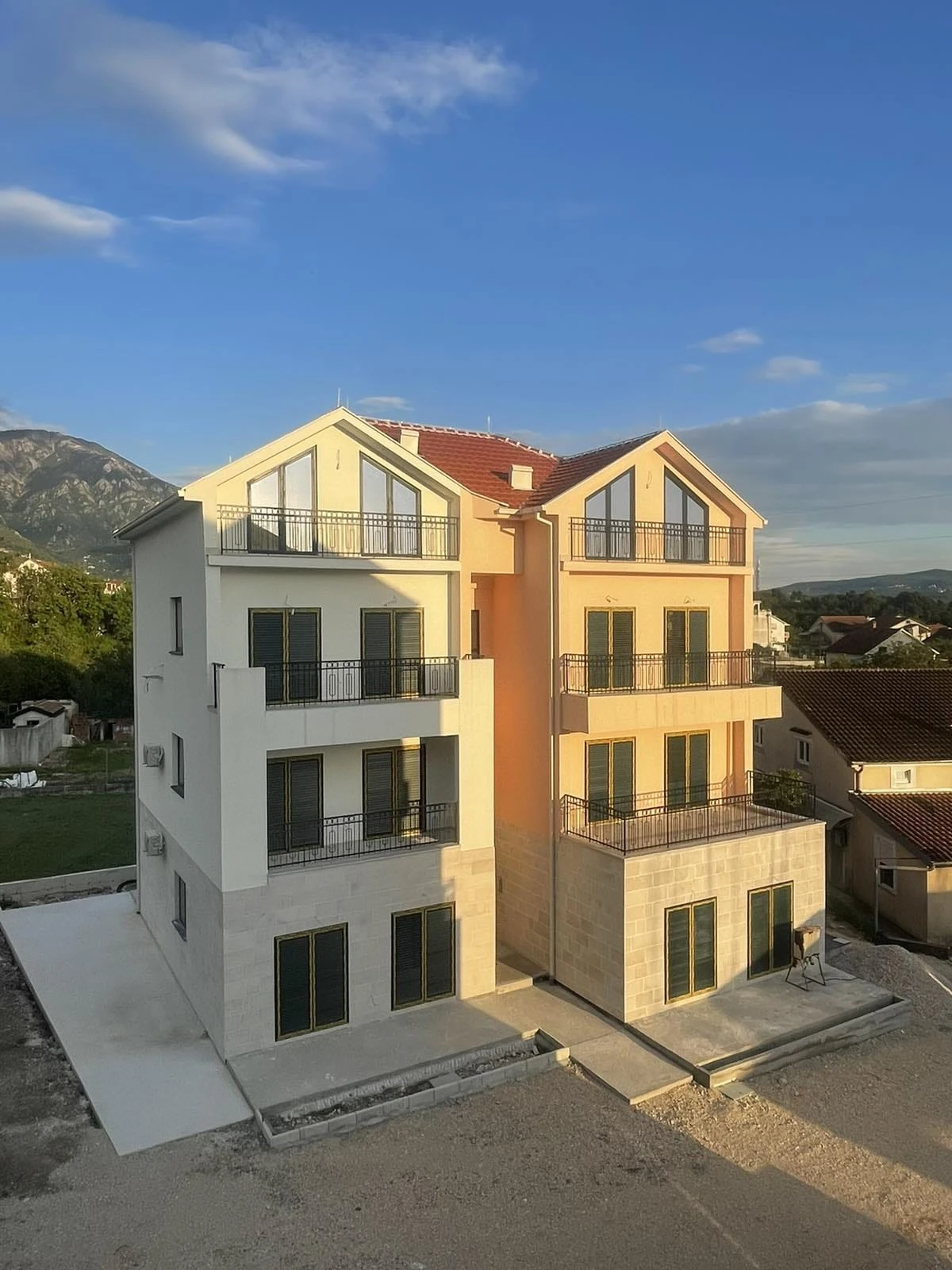 Moderni stanovi u mirnom delu Mrčevca, Tivat – površine od 49 do 78 m1