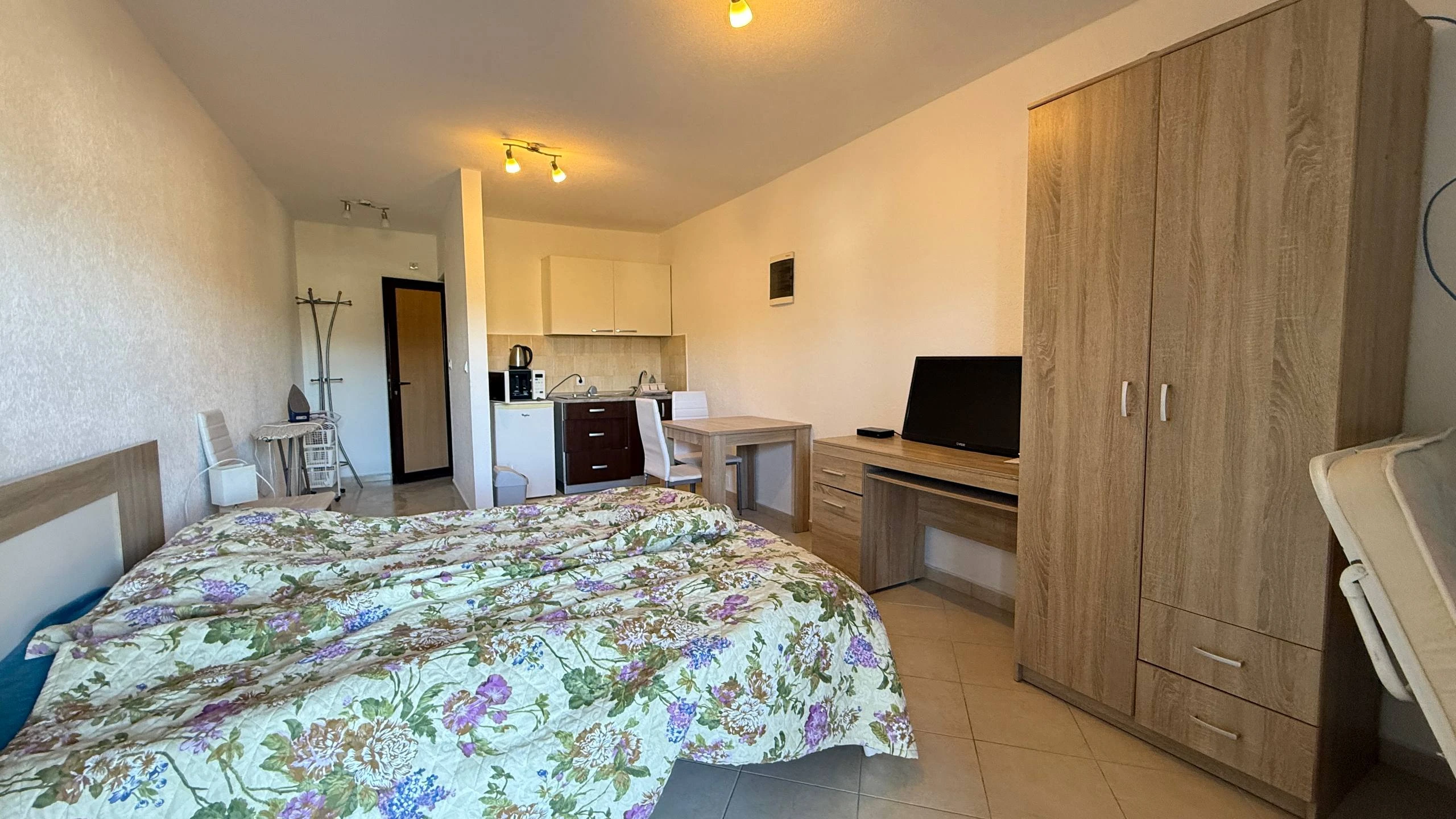 Apartment with Two Separate Studios in Radovići